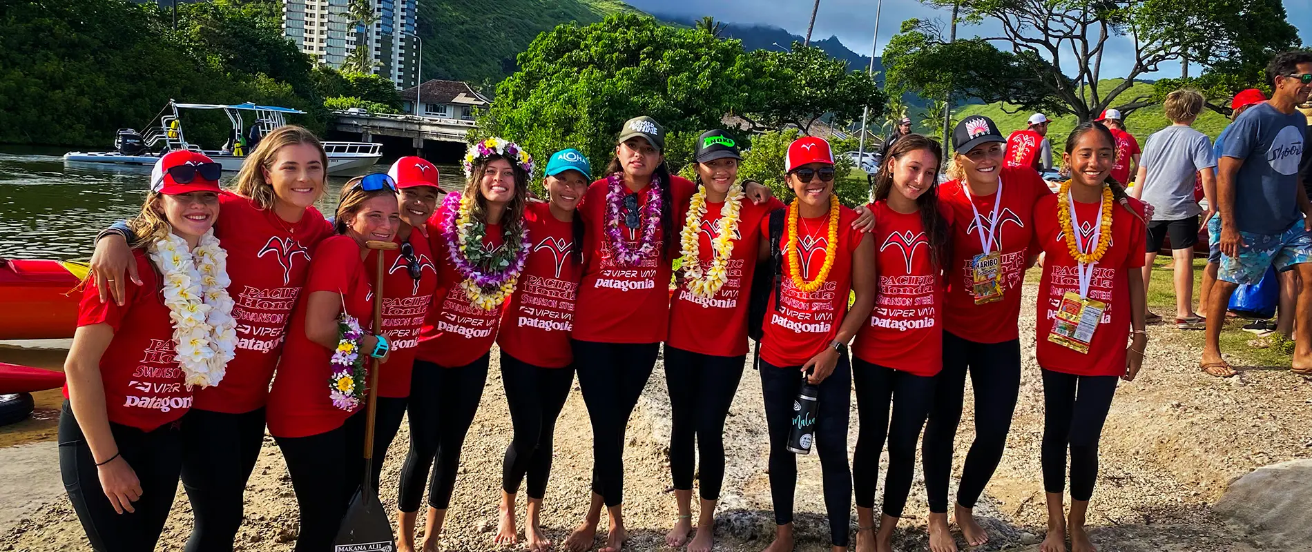 Girls with leis by halau Slider 4